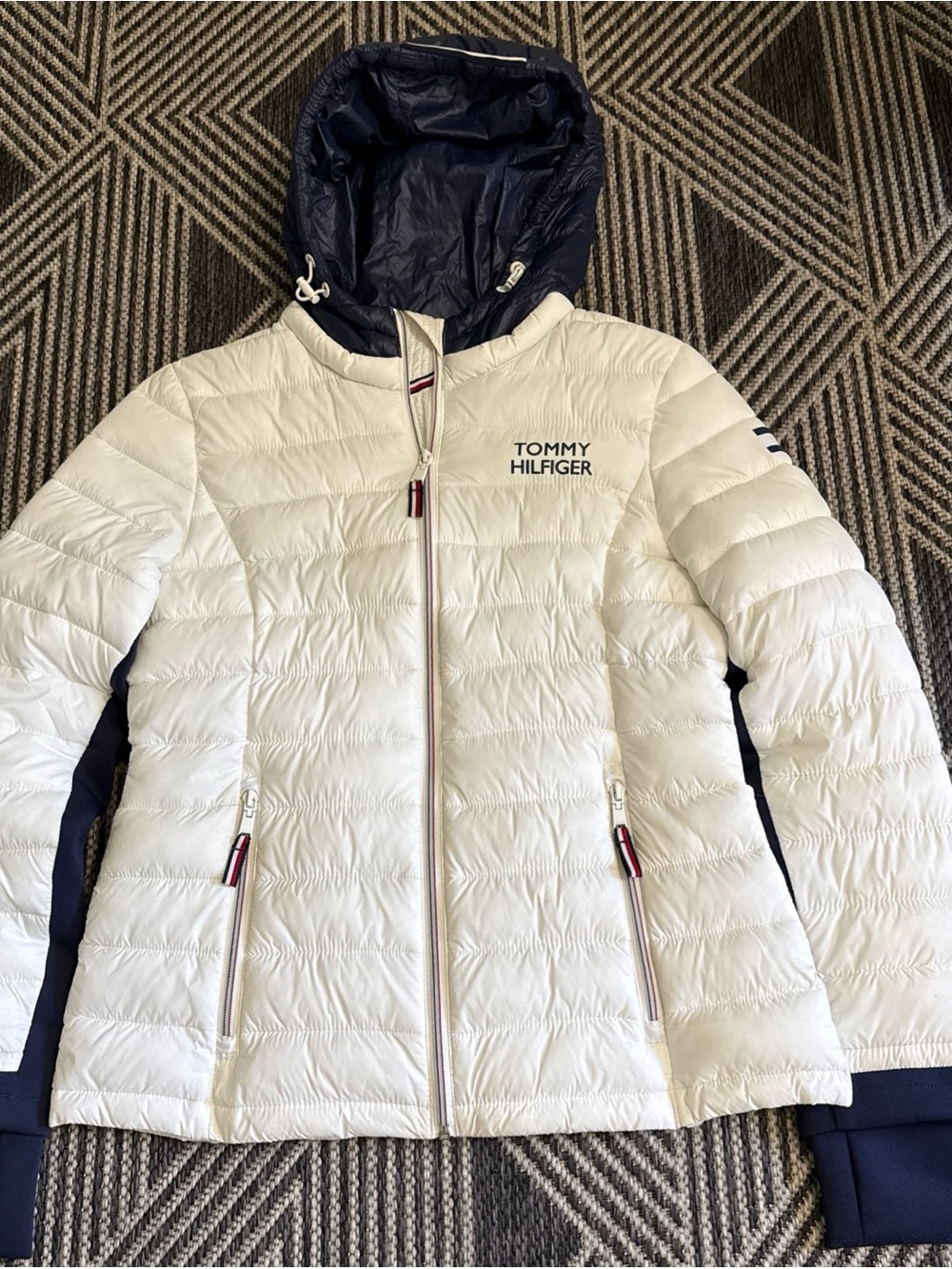 Tommy Hilfiger Ladies' Packable Puffer White Hooded jacket Women's Small